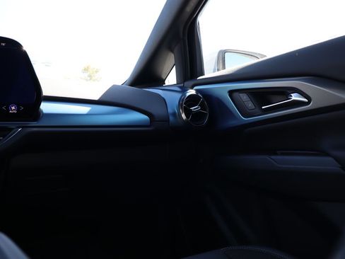 New 2026 Chevrolet Equinox EV LT image 43