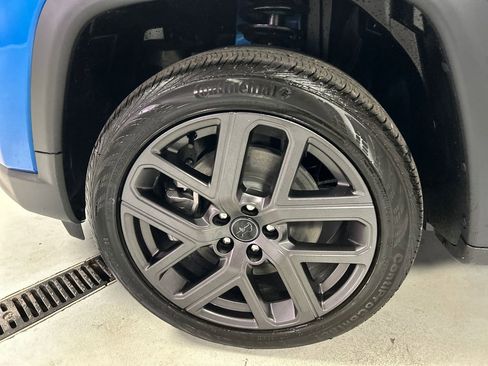 New 2026 Jeep Compass Limited image 9