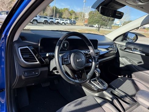Used 2024 Kia Seltos S image 16