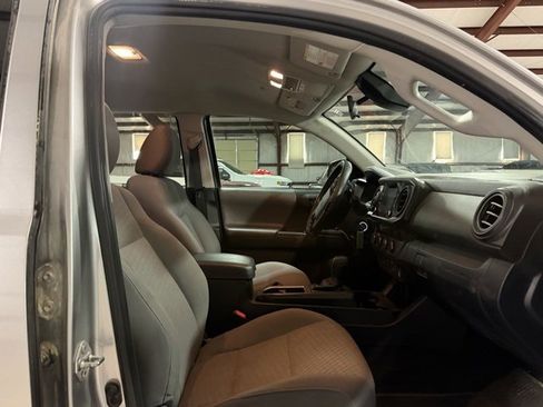 Used 2023 Toyota Tacoma TRD Sport image 13