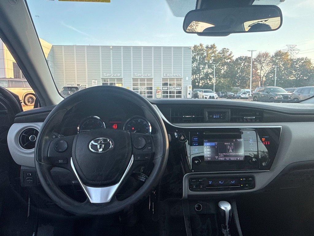 Used 2019 Toyota Corolla LE FWD image 15