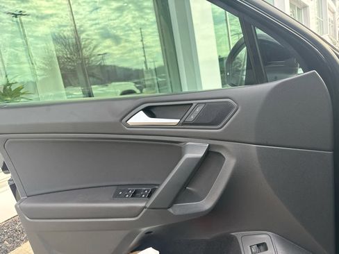 Used 2019 Volkswagen Tiguan SEL image 18