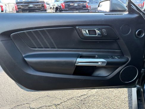 Used 2016 Ford Mustang Premium image 14