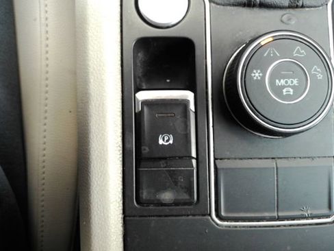 Used 2018 Volkswagen Atlas SE image 46