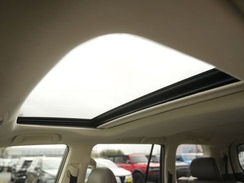 Used 2017 Lexus GX 460 image 11