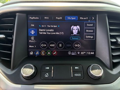 Used 2023 GMC Acadia SLT w/ Preferred Package FWD image 23