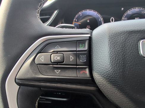 Used 2025 Jeep Grand Cherokee Altitude AWD/4WD image 14