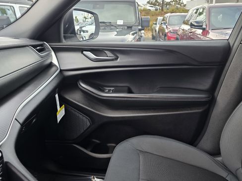 New 2025 Jeep Grand Cherokee image 14