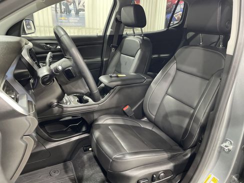 Used 2023 GMC Acadia SLT w/ Elevation Edition image 19