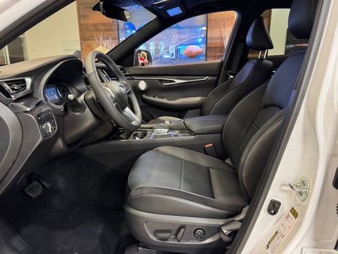 New 2025 INFINITI QX50 Sport image 19