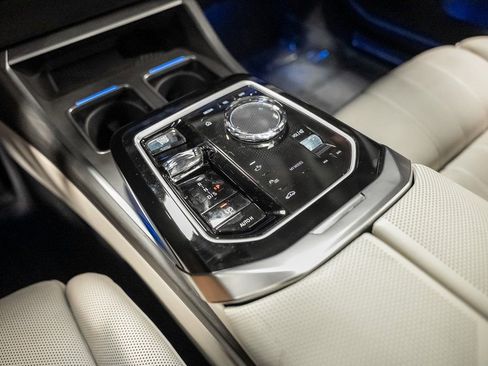 Used 2023 BMW 740i w/ Luxury Rear Seating Package image 48