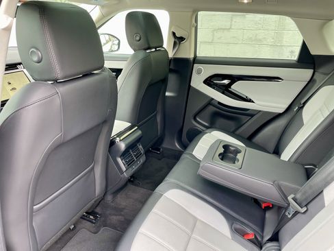 Certified 2024 Land Rover Range Rover Evoque Dynamic SE image 30