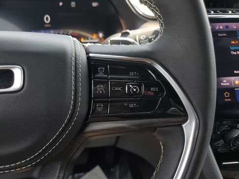 Certified 2023 Jeep Grand Cherokee Overland AWD/4WD image 28