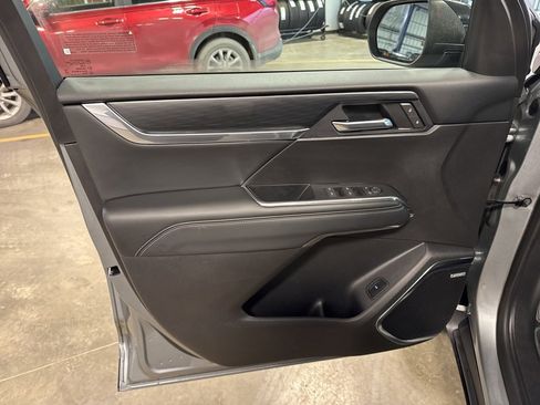 Used 2025 GMC Acadia Elevation image 23