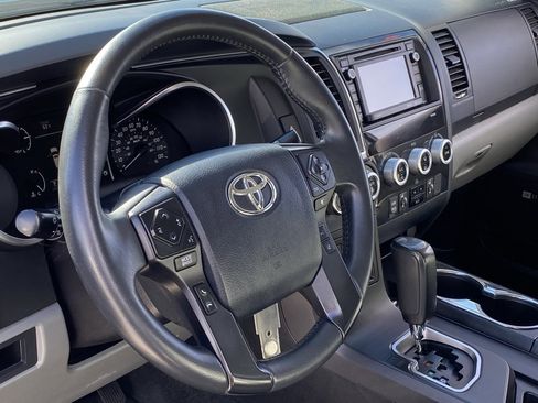 Used 2018 Toyota Sequoia Limited w/ Safety & Convenience Package image 7