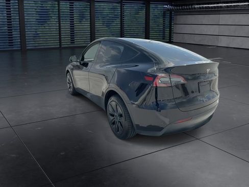 Used 2025 Tesla Model Y Long Range AWD/4WD image 6