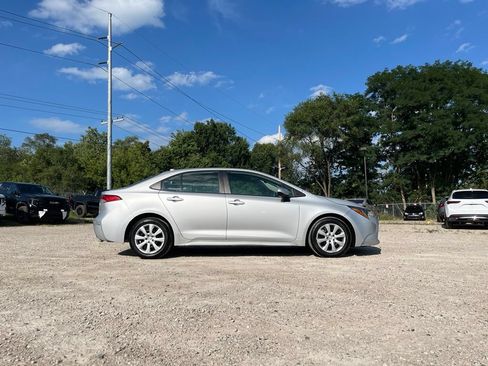 Used 2021 Toyota Corolla LE w/ Carpet Mat Package (TMS) FWD image 8