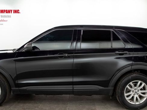 Used 2021 Ford Explorer Base w/ Class III Trailer Tow Package image 4