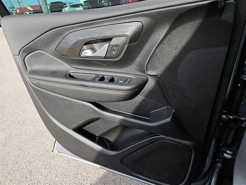 Used 2024 GMC Terrain SLE image 13