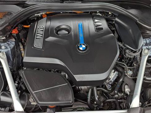Used 2019 BMW 530e RWD image 28