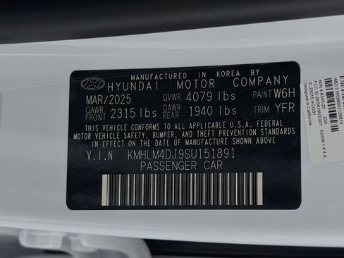 Used 2025 Hyundai Elantra SEL image 32