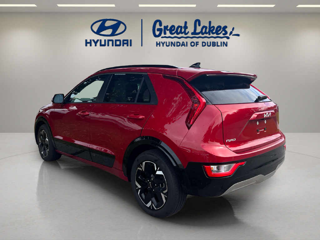Used 2023 Kia Niro Wind w/ Wind Preserve Package FWD image 3