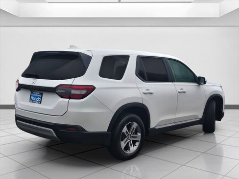 Certified 2023 Honda Pilot EX-L image 5