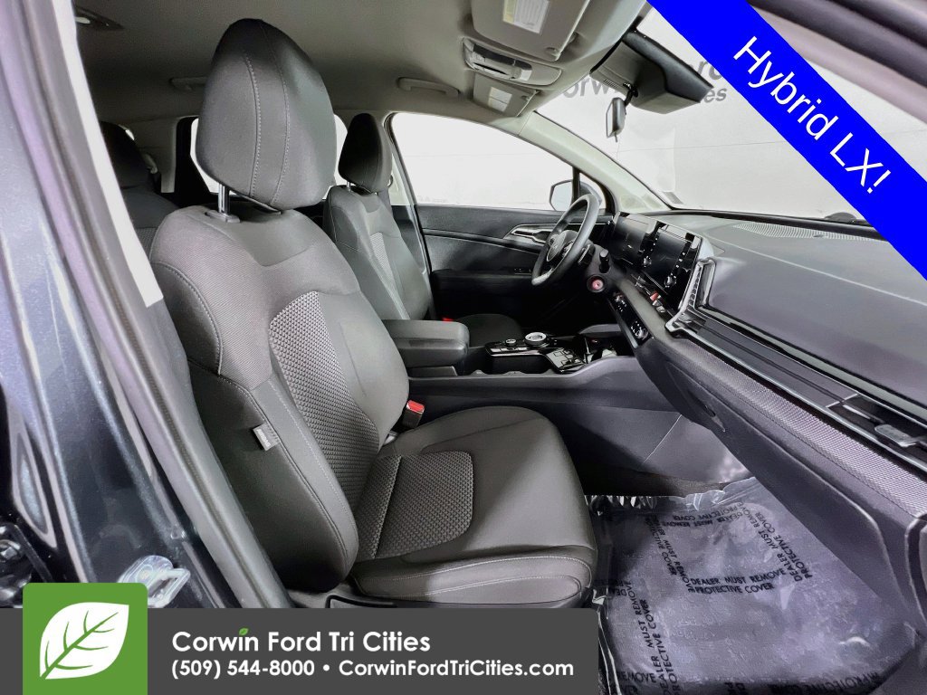 Used 2024 Kia Sportage LX AWD/4WD image 16
