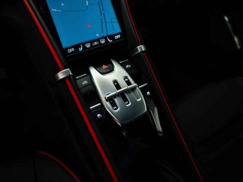 Used 2024 Ferrari Roma Spider image 36