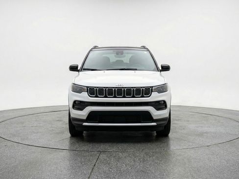 Used 2025 Jeep Compass Limited image 2