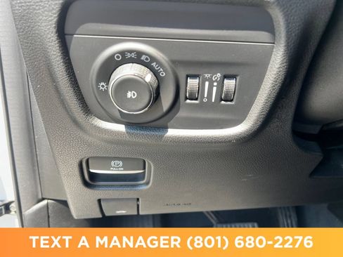 Used 2023 Jeep Grand Cherokee L Limited AWD/4WD image 32