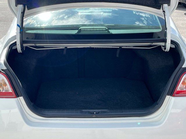Used 2013 Nissan Altima 2.5 SL w/ Technology Pkg FWD image 12