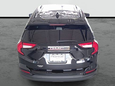 Used 2022 GMC Terrain SLT w/ Tech Package image 3