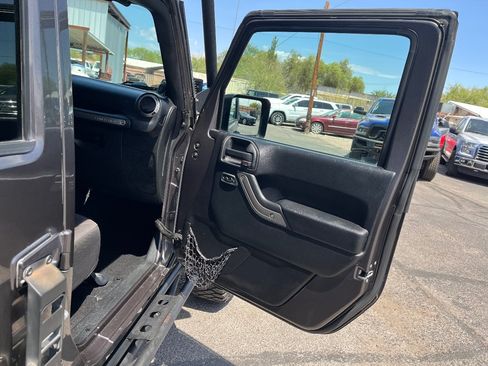 Used 2014 Jeep Wrangler Unlimited Sport w/ Quick Order Package 24S AWD/4WD image 34