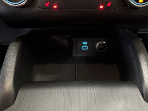 Used 2020 Ford Escape SE image 16