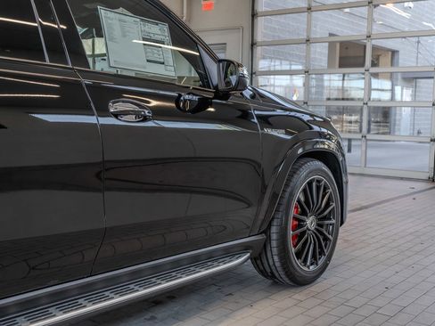 New 2026 Mercedes-Benz GLS 63 AMG 4MATIC image 32