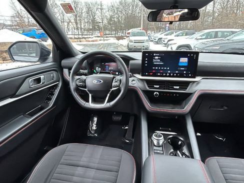 Used 2025 Ford Explorer ST-Line image 28