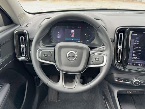 Certified 2025 Volvo XC40 B5 Plus image 29