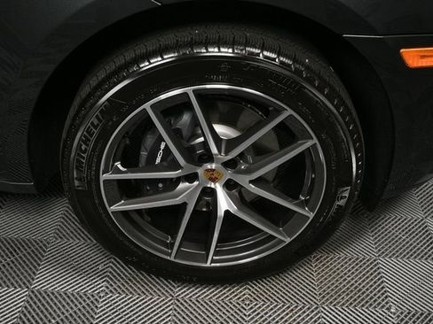 Certified 2025 Porsche Macan AWD image 40