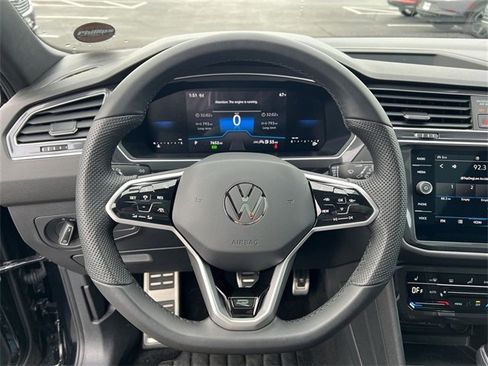 Used 2024 Volkswagen Tiguan SE R-Line image 11