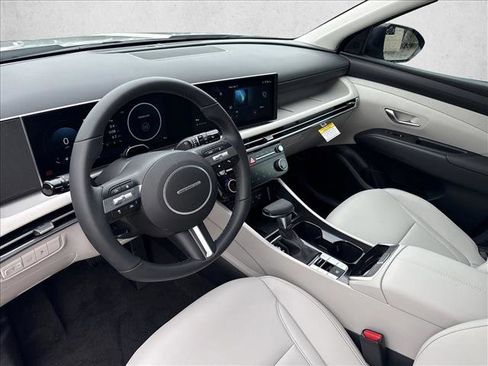 Certified 2025 Hyundai Tucson SEL image 3