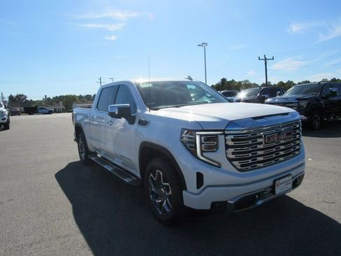 Certified 2022 GMC Sierra 1500 Denali image 6