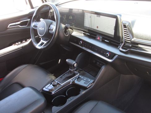 Used 2023 Kia Sportage EX image 9