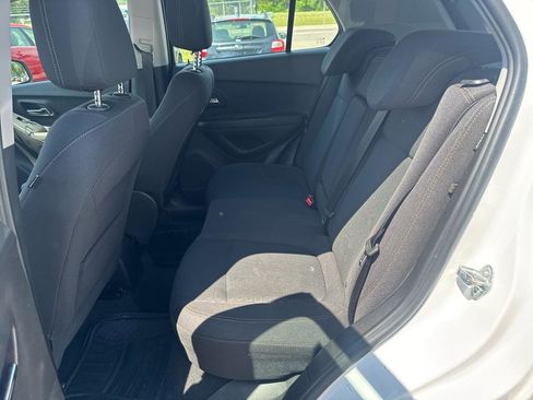 Used 2018 Chevrolet Trax LS AWD/4WD image 11