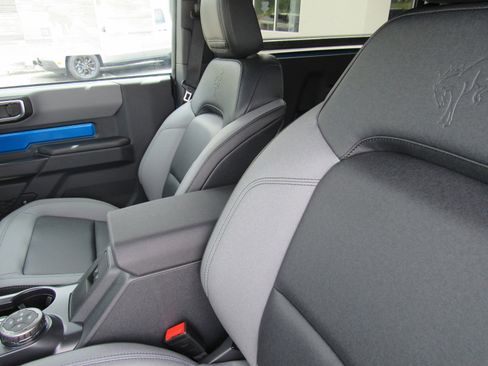 Used 2024 Ford Bronco Black Diamond w/ Sasquatch Package image 15