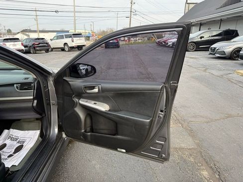 Used 2012 Toyota Camry SE image 22