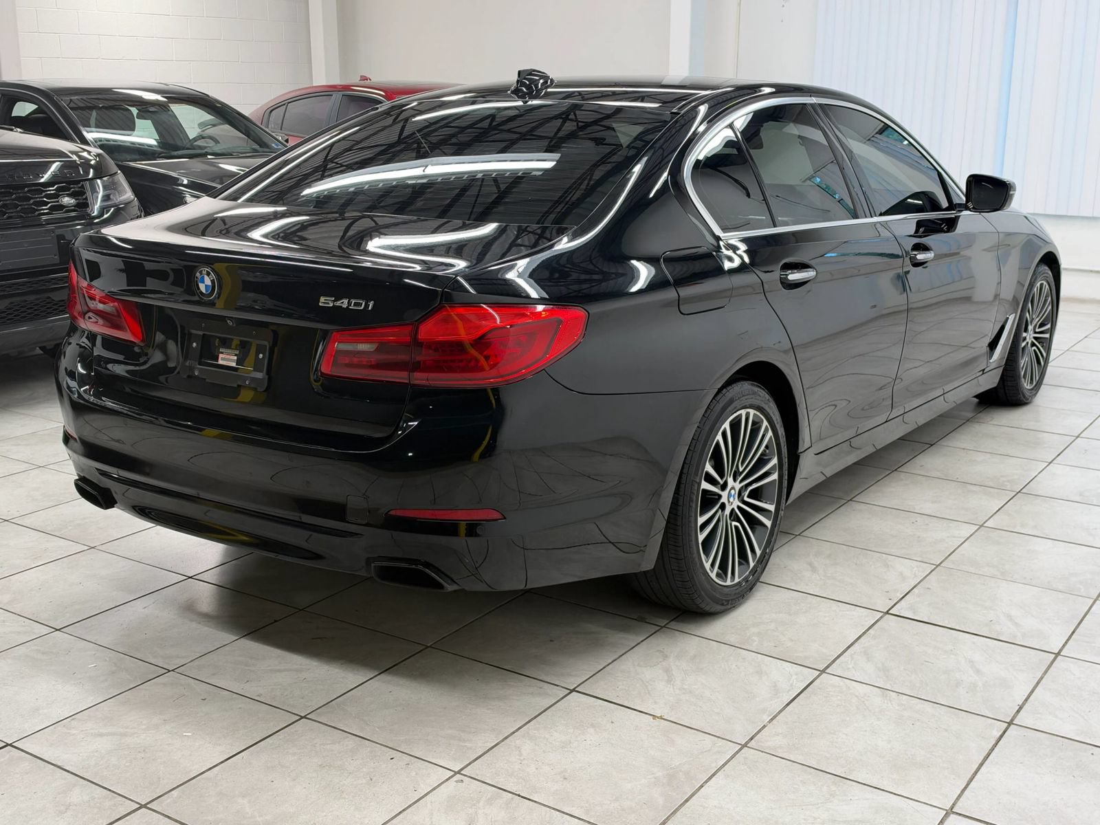 Used 2017 BMW 540i RWD image 9