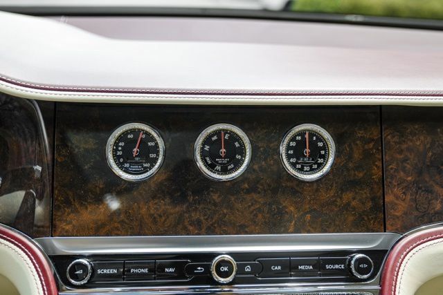 Used 2022 Bentley Flying Spur V8 AWD/4WD image 34