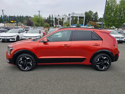 Certified 2023 Kia Niro Wind w/ Wind Preserve Package FWD image 8