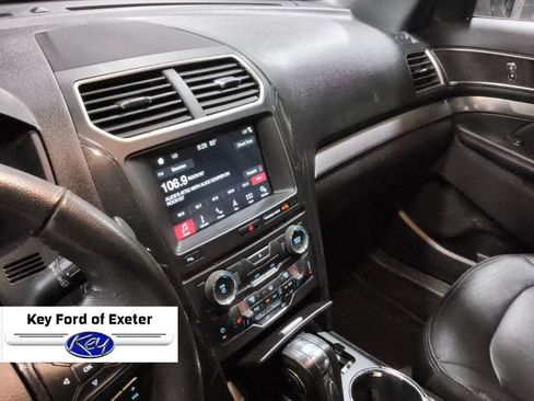 Used 2018 Ford Explorer XLT w/ Equipment Group 202A AWD/4WD image 32